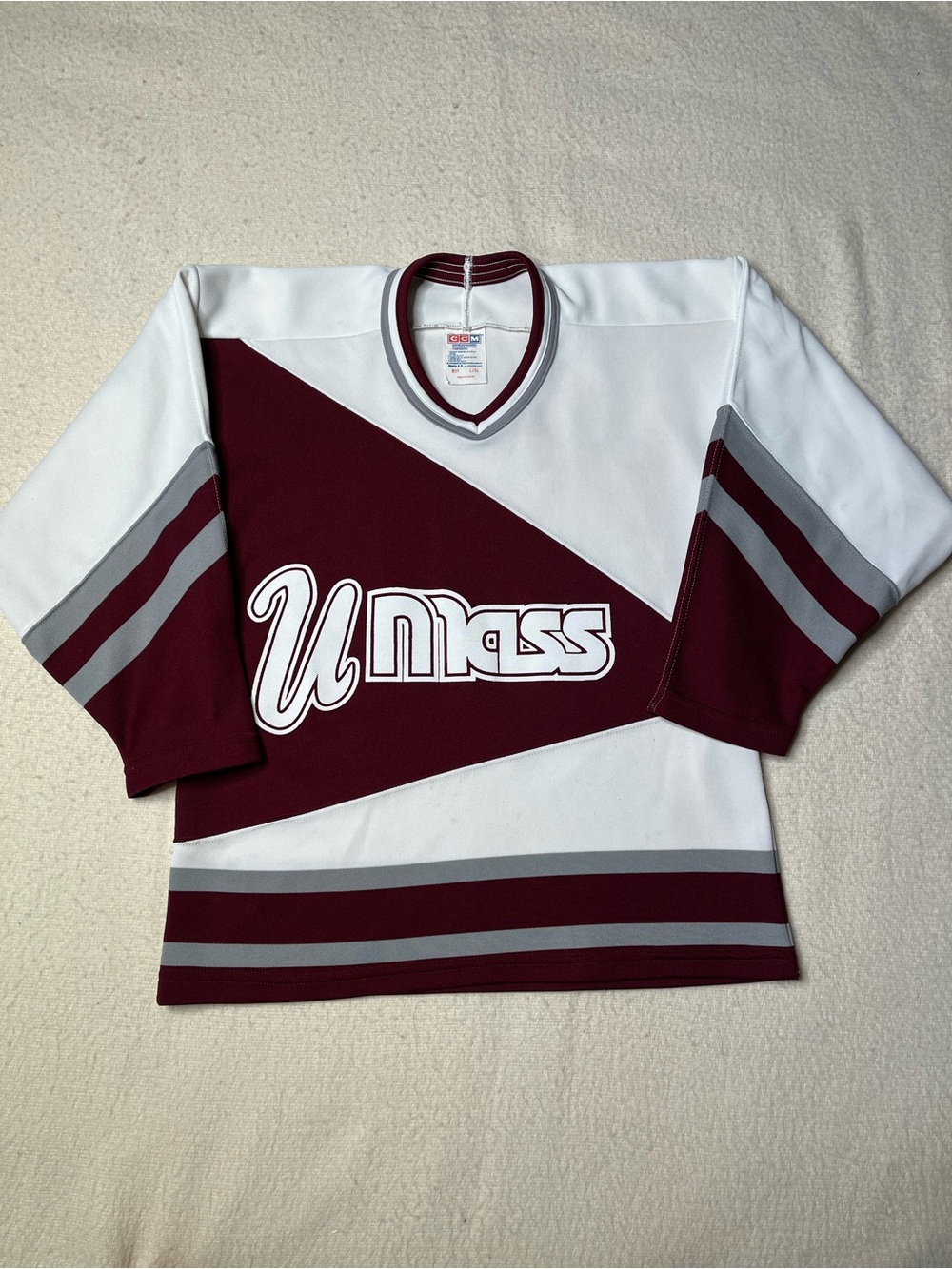 Vintage 90s CCM NCAA University Of Massachusetts Hockey Jersey Youth L/XL Rare